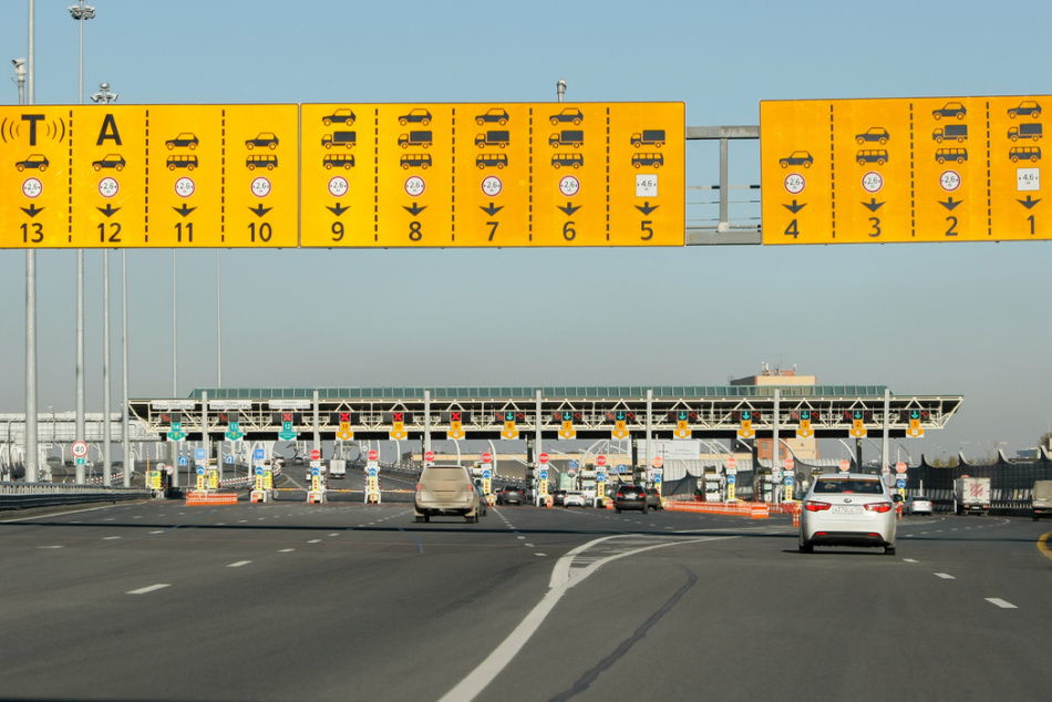 Две полосы на КАД у Приморского шоссе временно закроют для транспорта